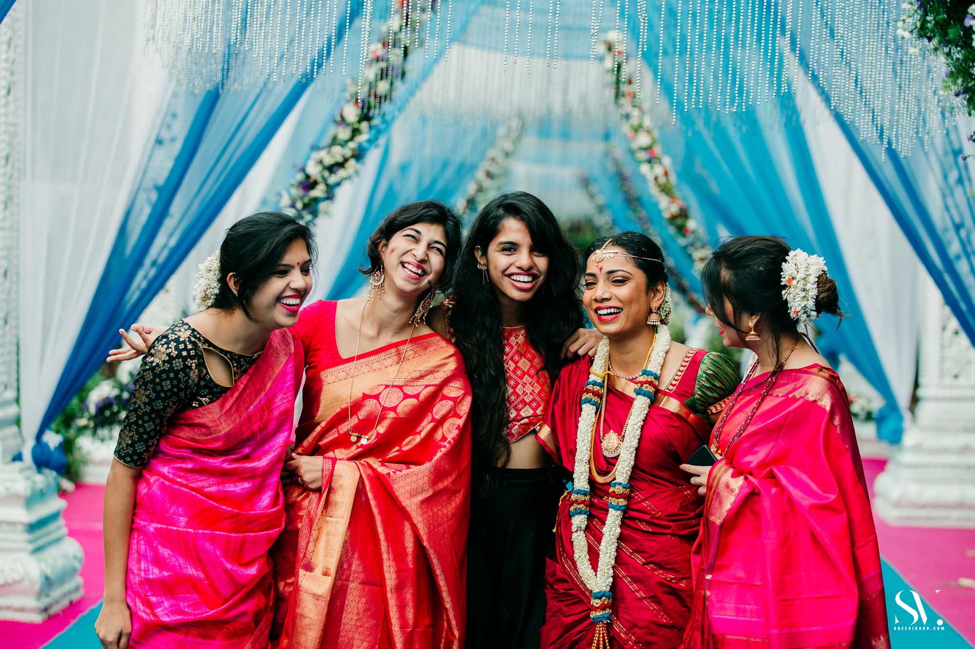 Bride_her_freinds_on_wedding_day_bangalore